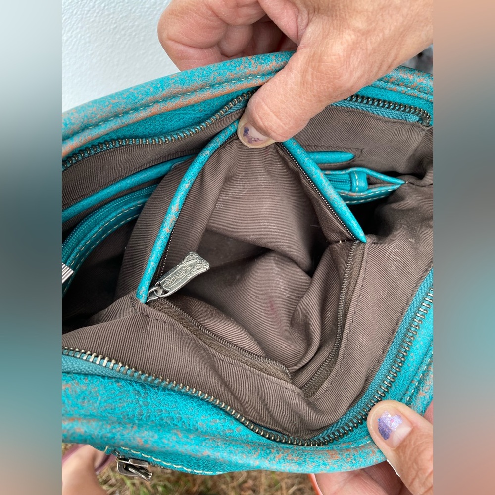 Trinity Ranch Purse - Picture 10 of 11